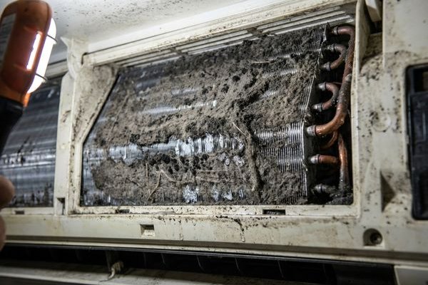 Dirty Aircond Coil Before Cleaning